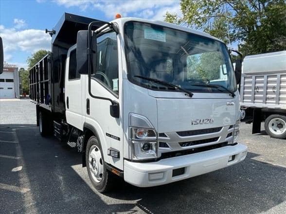 2024 Isuzu NRR image 11