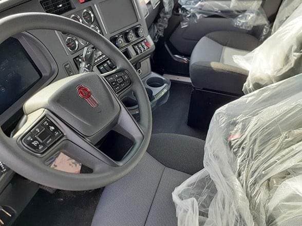 2025 Kenworth T880 image 7