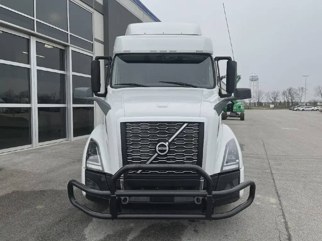 2022 Volvo VNL image 1