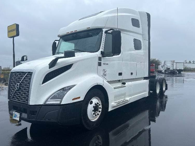 2022 Volvo VNL image 3