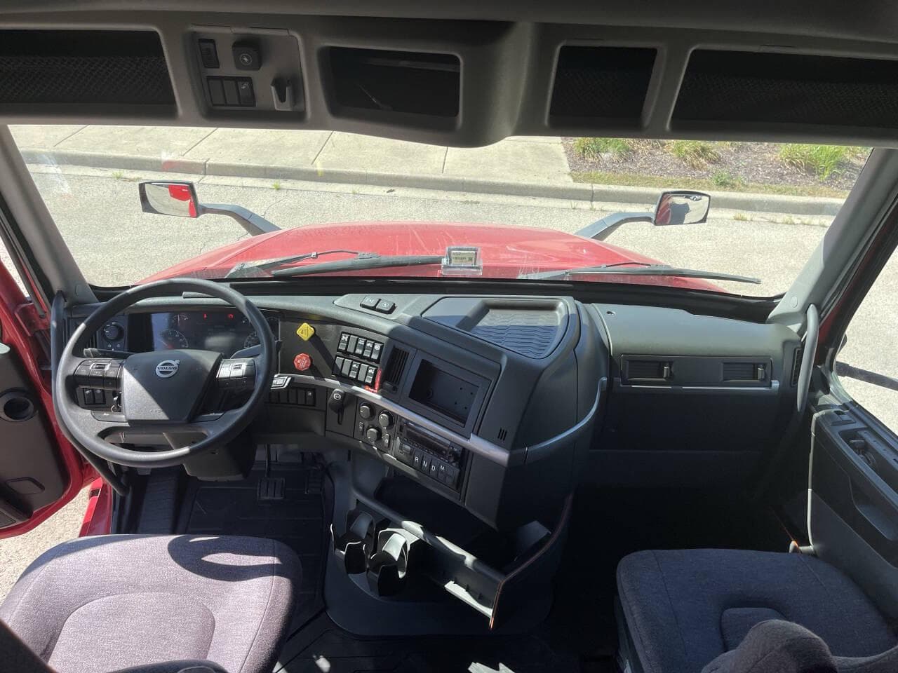 2022 Volvo VNL image 18