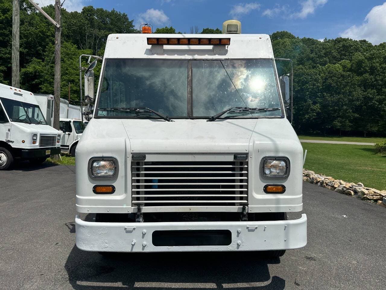 2016 Freightliner MT45 image 2