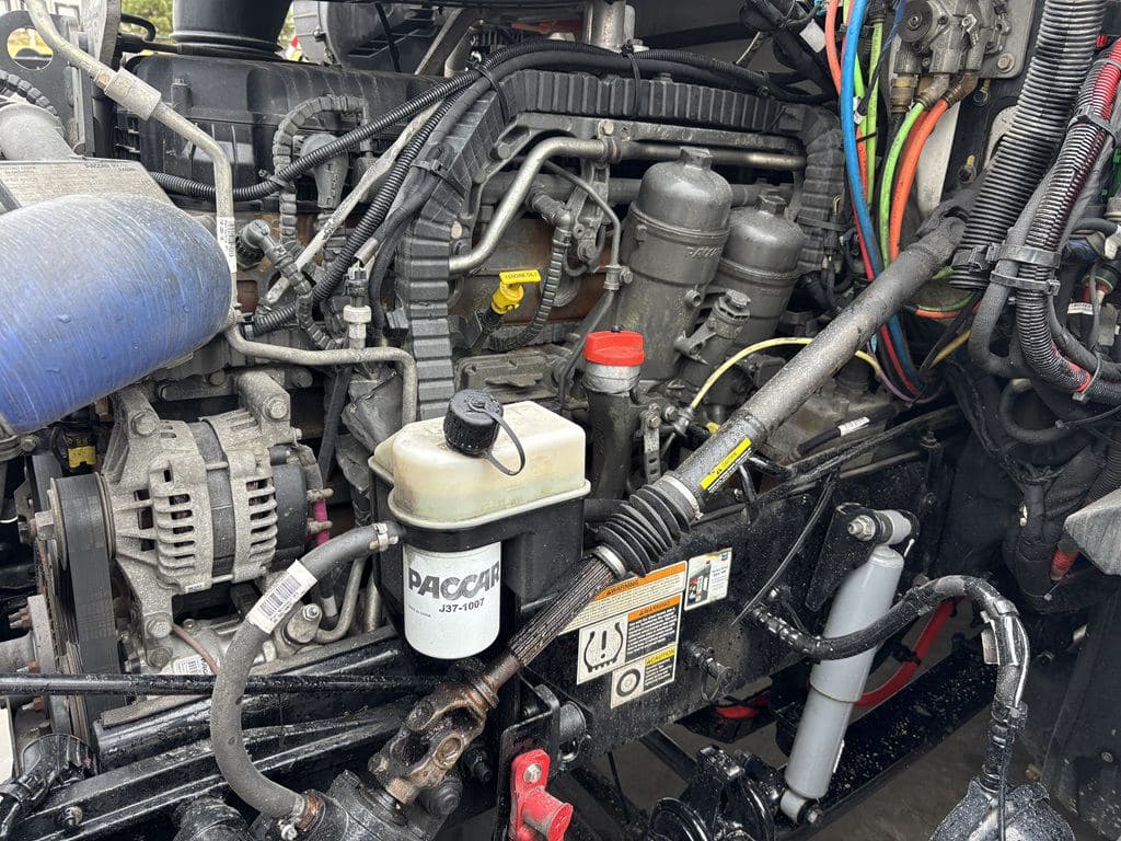 Used 2023 PETERBILT 579 image 6