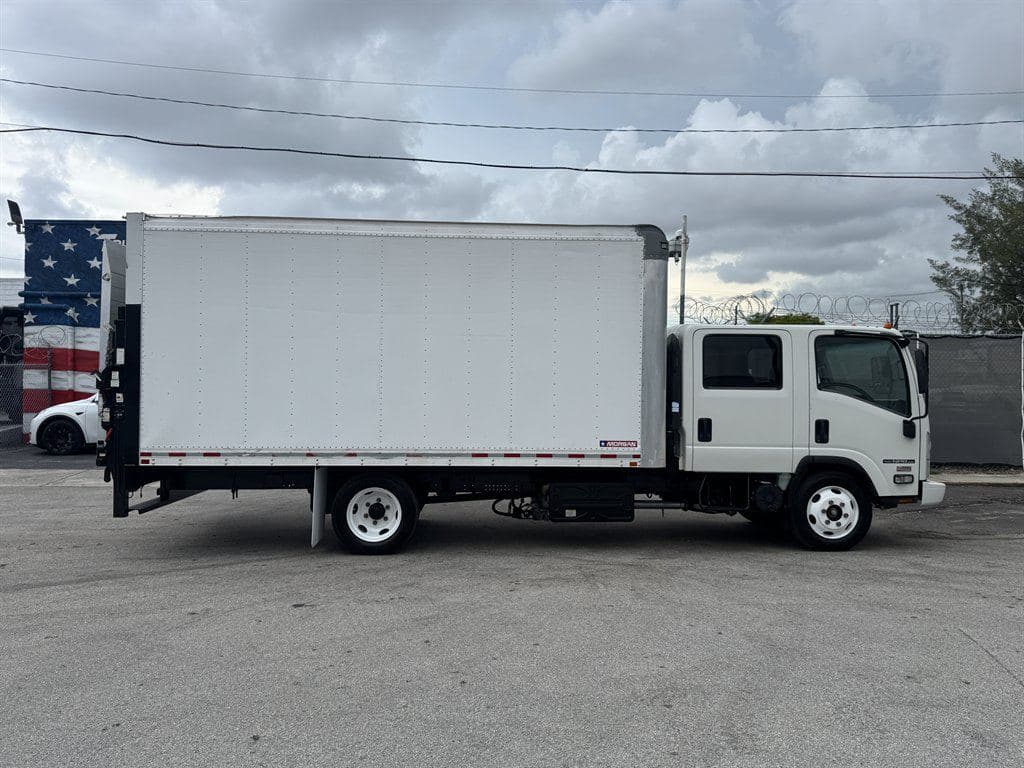 2021 Isuzu NPR XD image 15