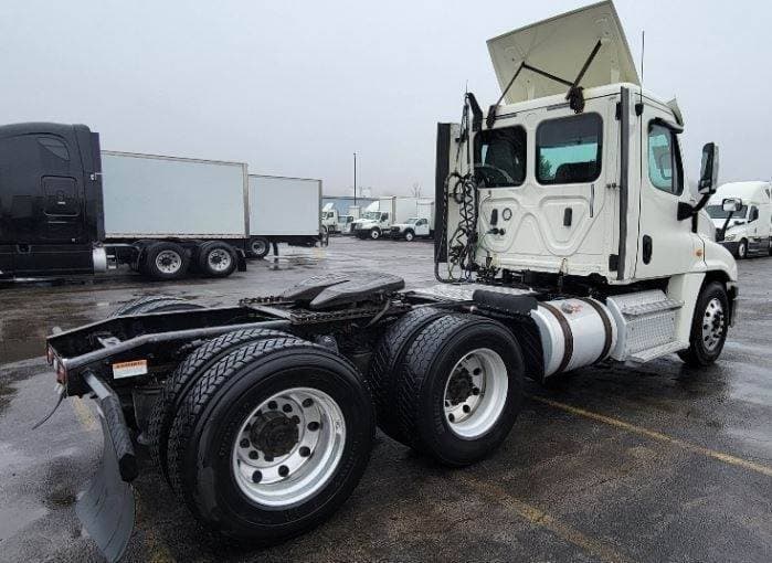 2018 Freightliner Cascadia image 9