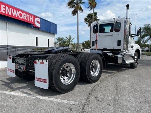 2025 Kenworth T880 image 11