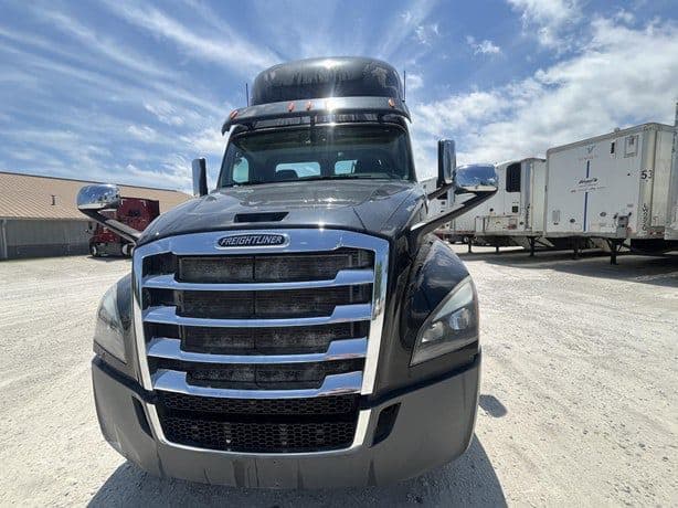 2019 Freightliner Cascadia 126