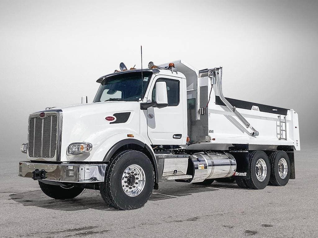 2024 Peterbilt 567 image 1
