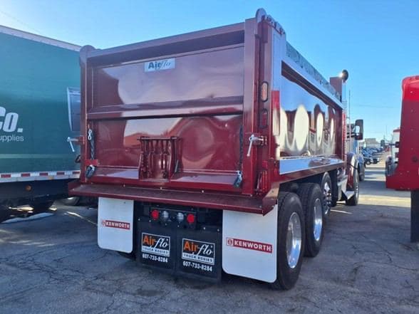 2025 Kenworth W990 image 4