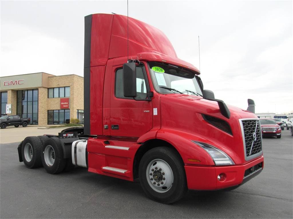 2020 Volvo VNR image 1