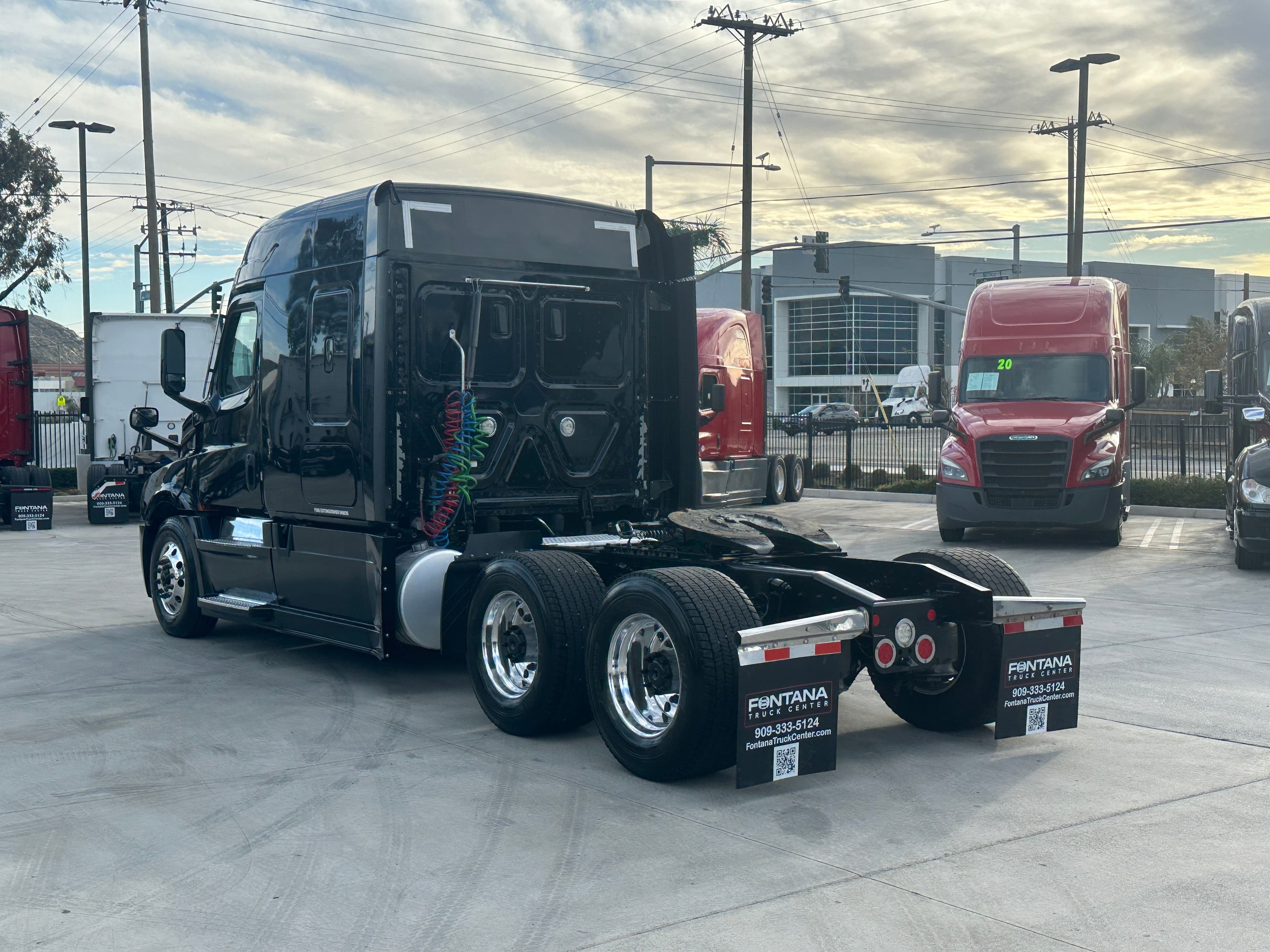 2021 Freightliner Cascadia 126 image 7