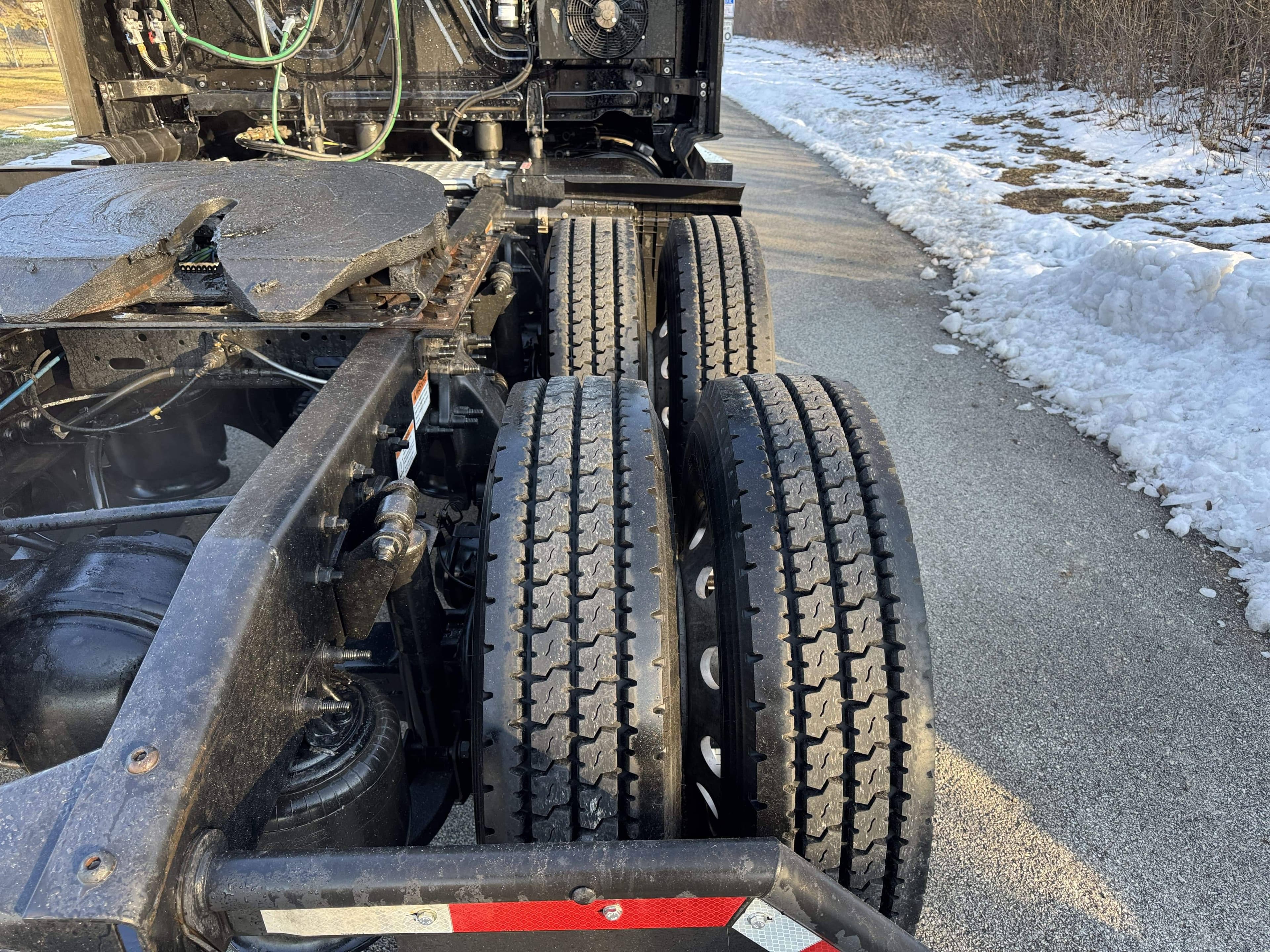 2022 Freightliner Cascadia image 12