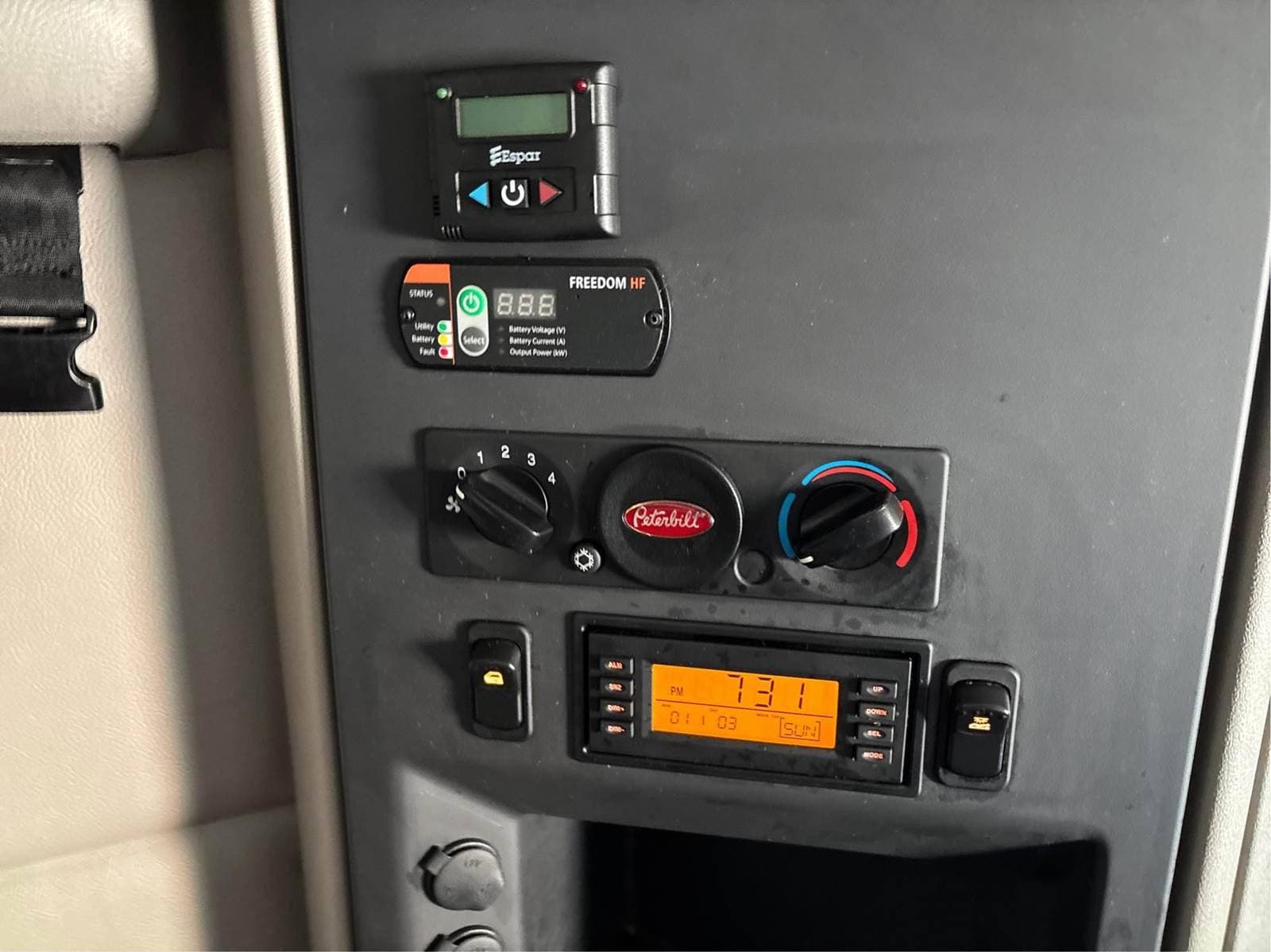 2023 Peterbilt 579 image 12