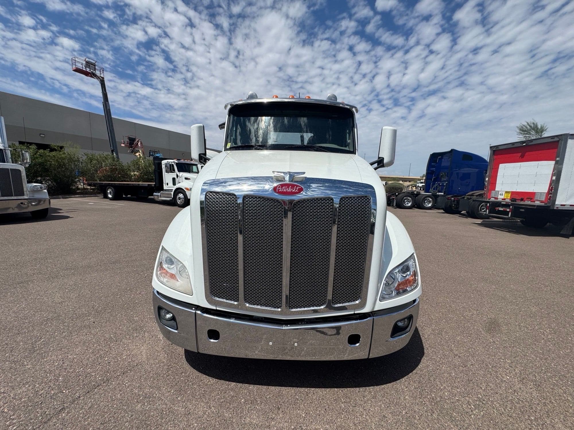 2022 Peterbilt 579 image 4