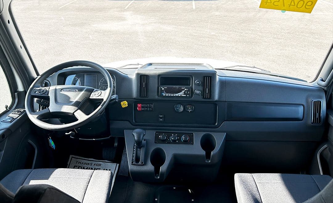 2025 Freightliner M2 image 5