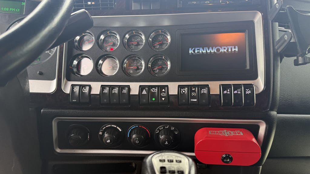 Used 2023 KENWORTH W900L image 18