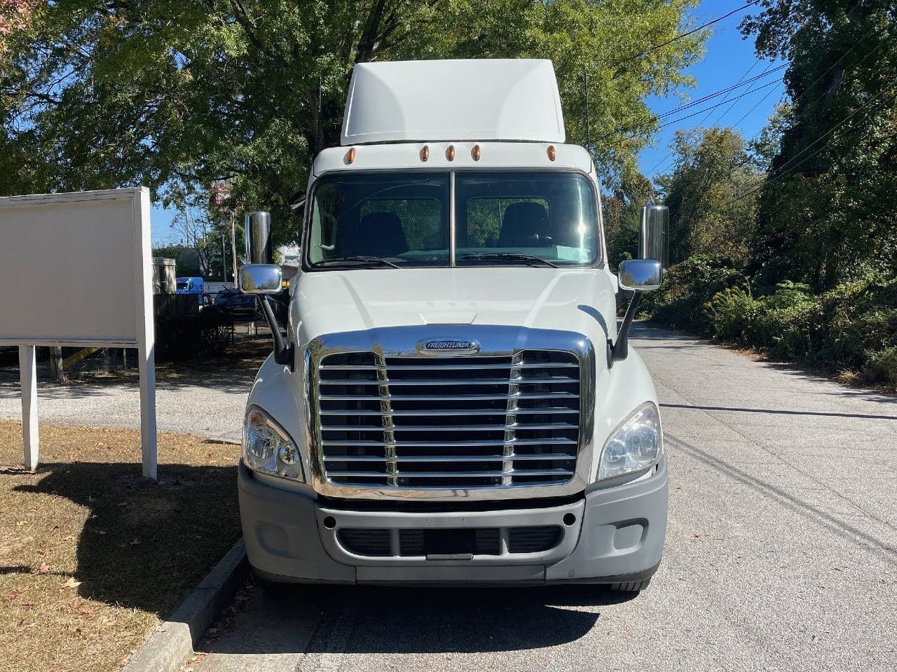 2019 Freightliner Cascadia 125 image 8