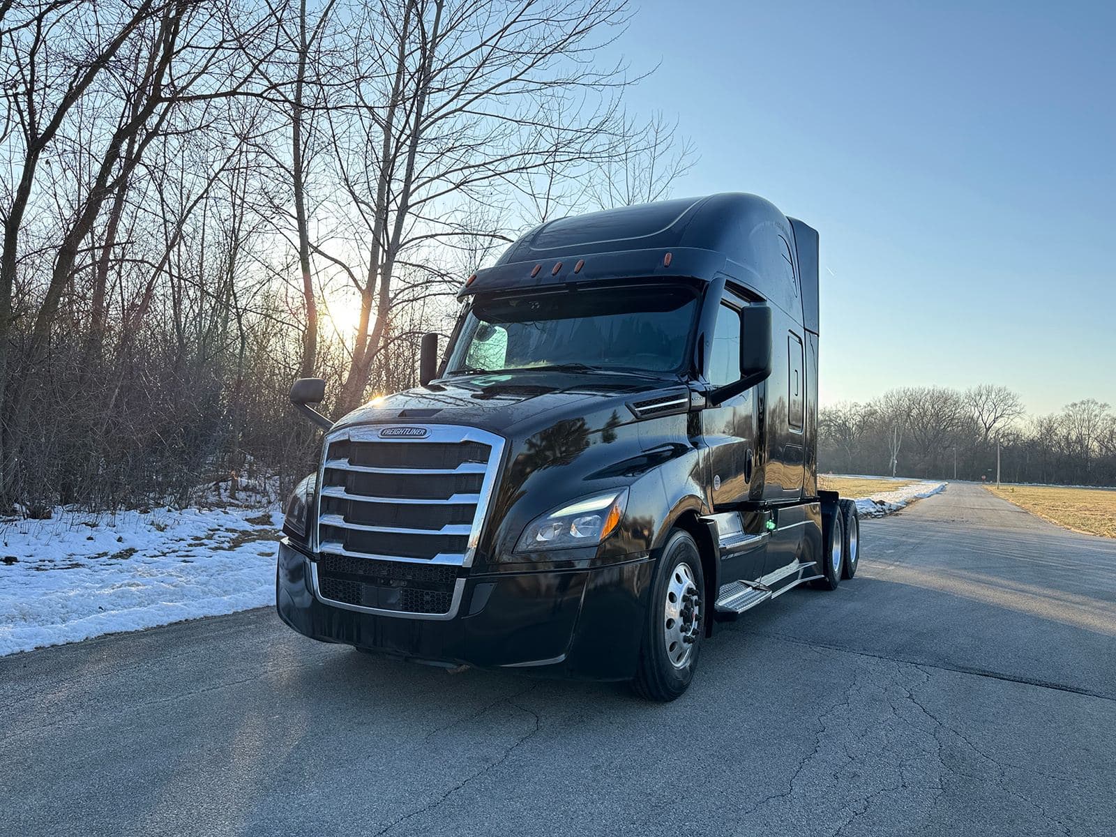 2022 Freightliner Cascadia image 1