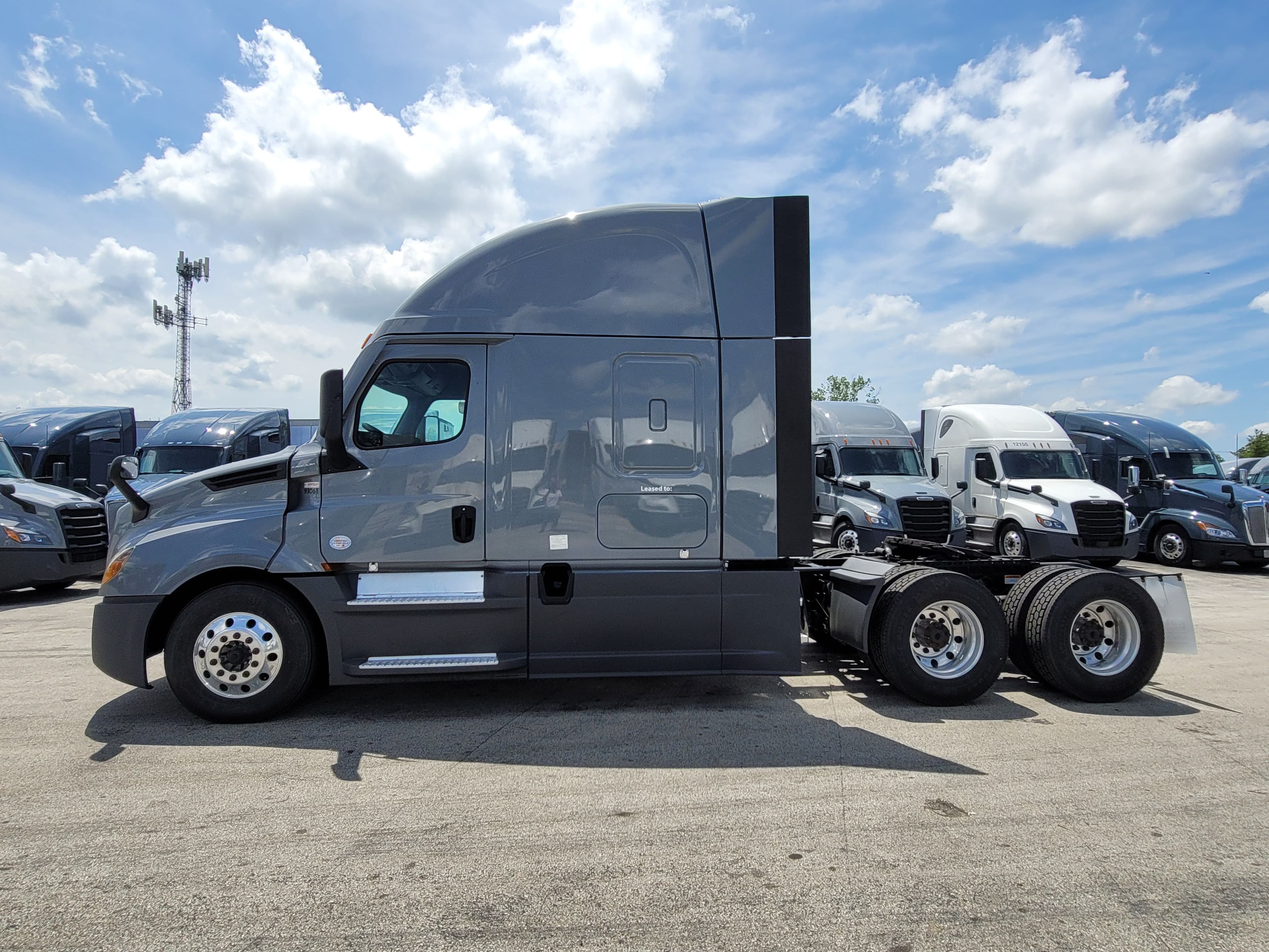 2023 Freightliner Cascadia 126 image 2