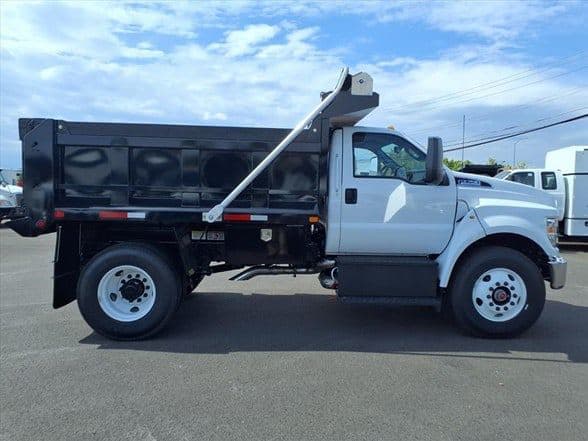 2027 Ford F750 SD image 3