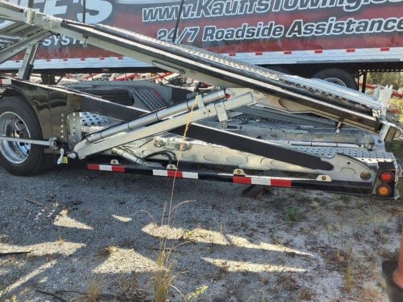 2025 Kenworth W990 image 9