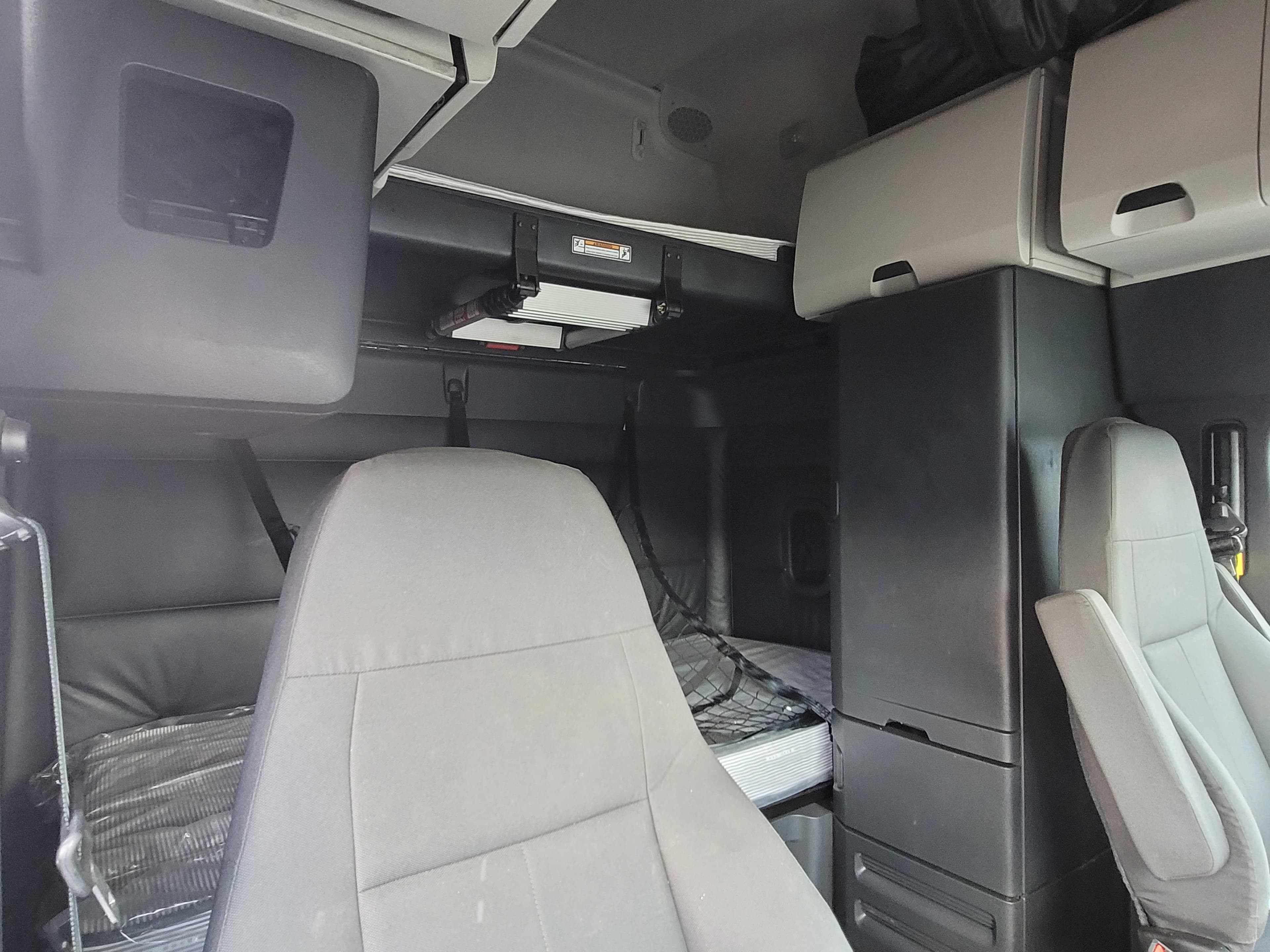 2023 Freightliner Cascadia 125 image 9