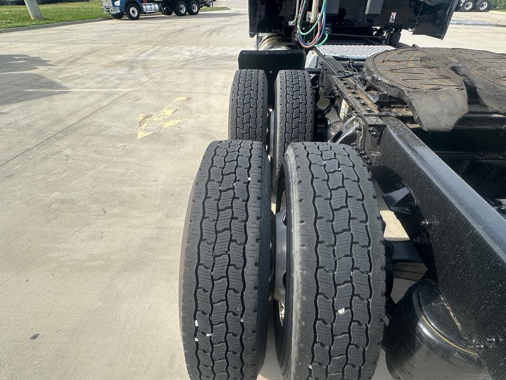Used 2022 KENWORTH T880 image 5