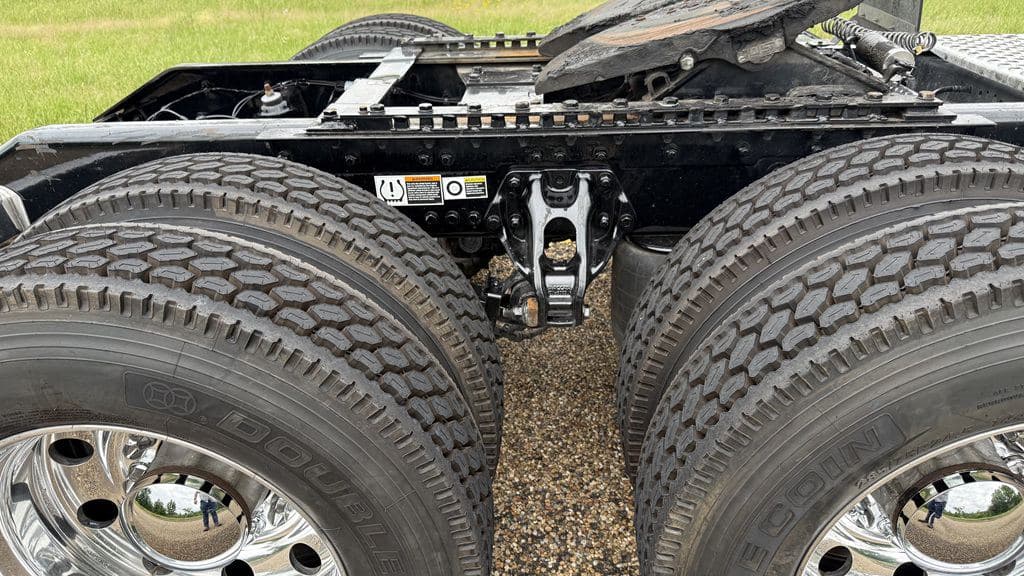 Used 2023 KENWORTH W900L image 8