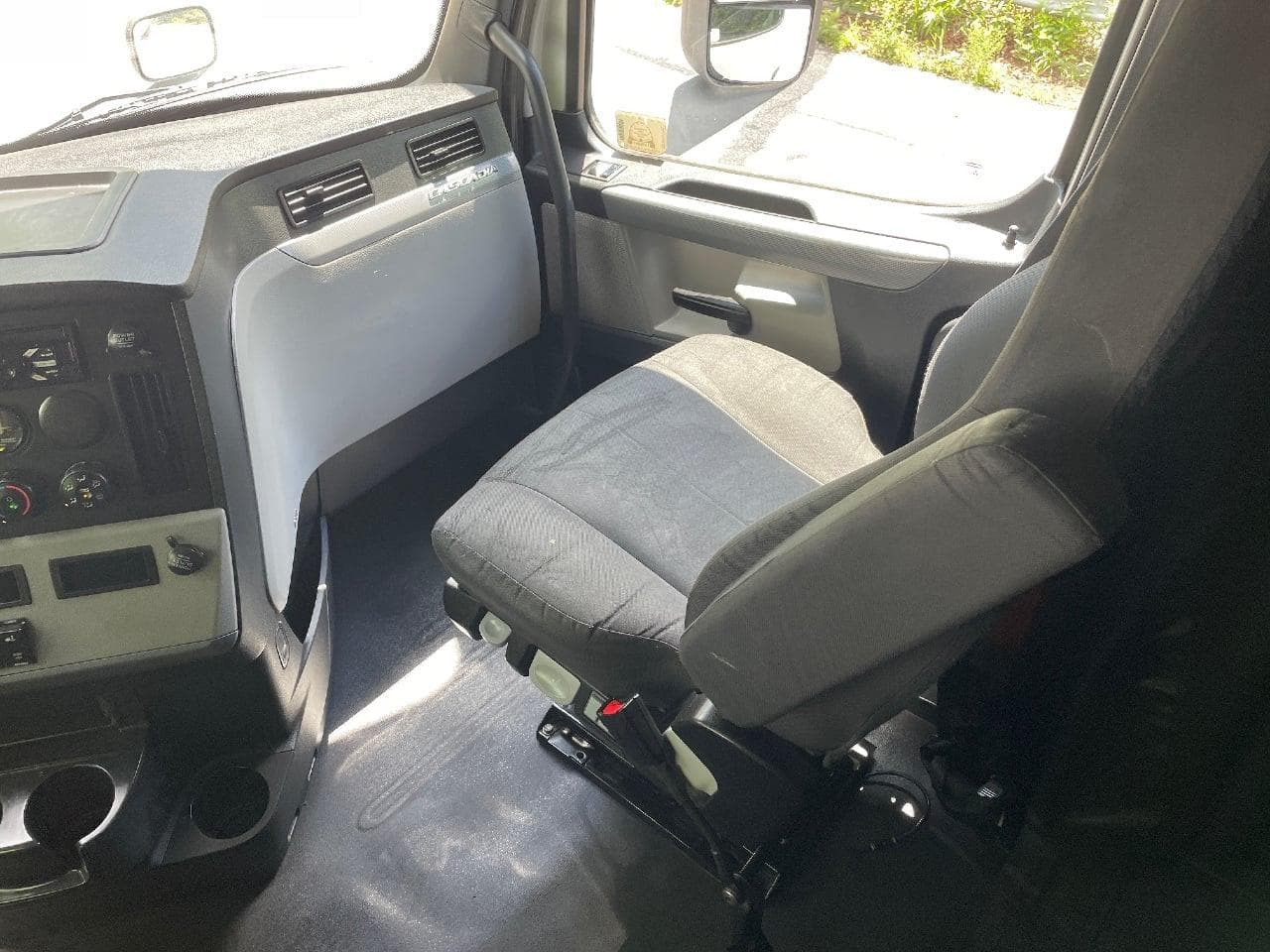 2019 Freightliner Cascadia 126 image 25