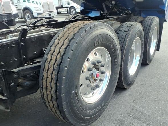 2026 Kenworth T880 image 11