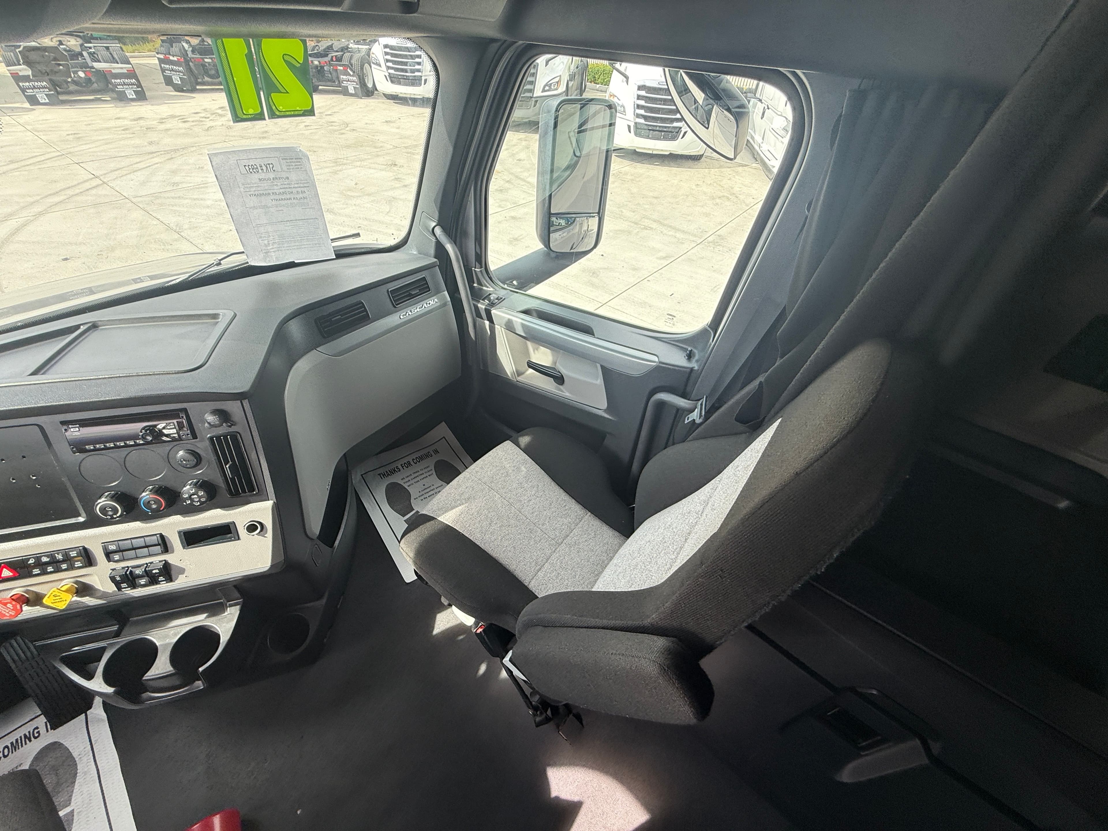 2021 Freightliner Cascadia 126 image 15