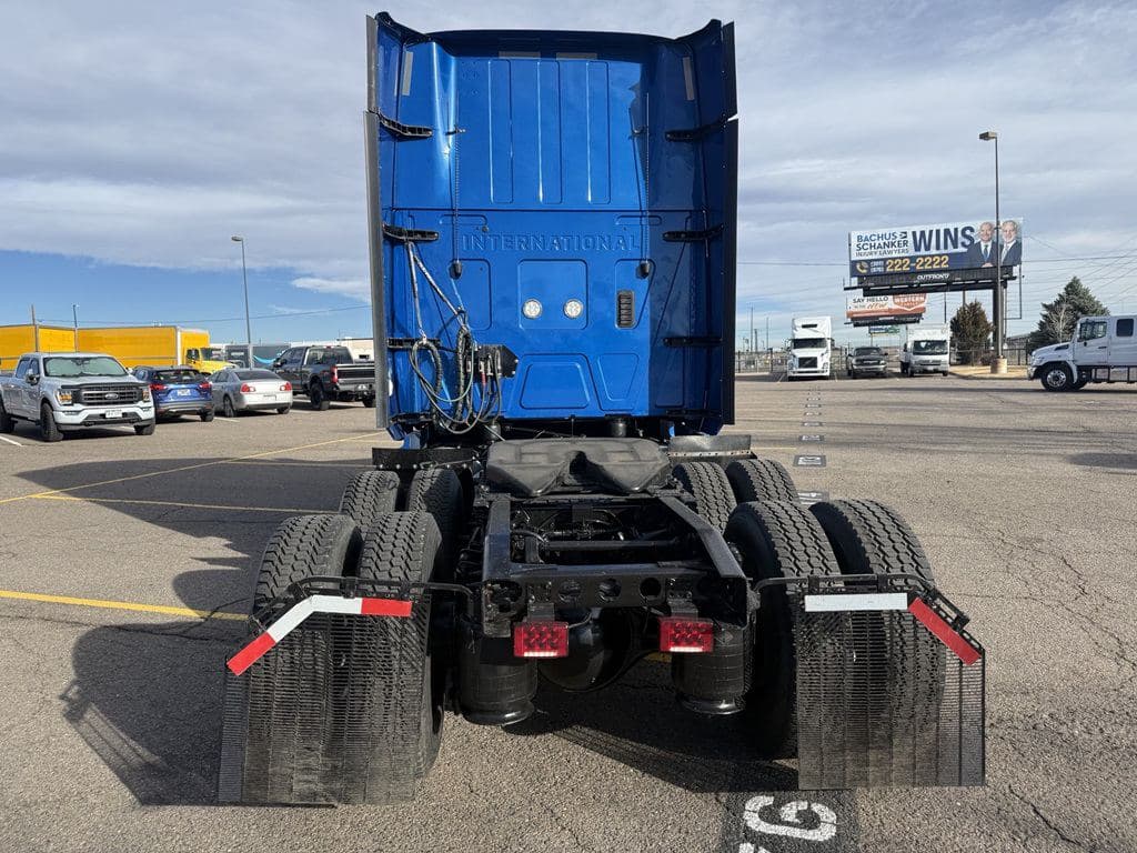 Used 2021 INTERNATIONAL LT625 image 17