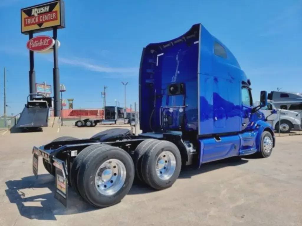 2022 Peterbilt 579 image 5