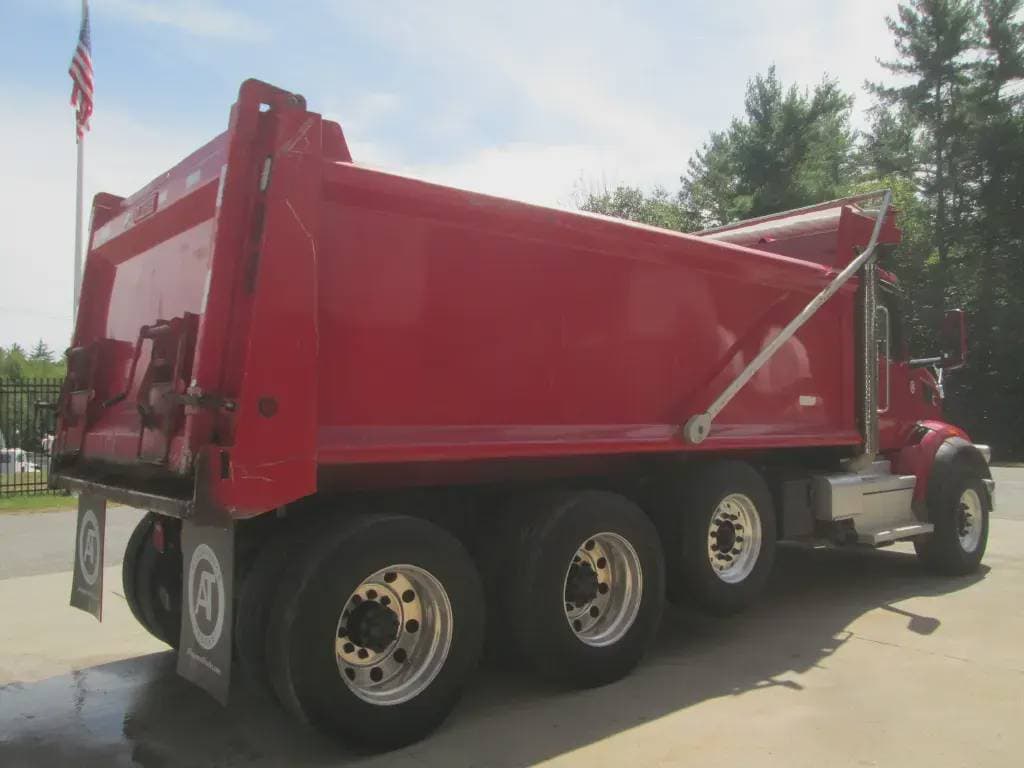 2022 Peterbilt 567 image 5