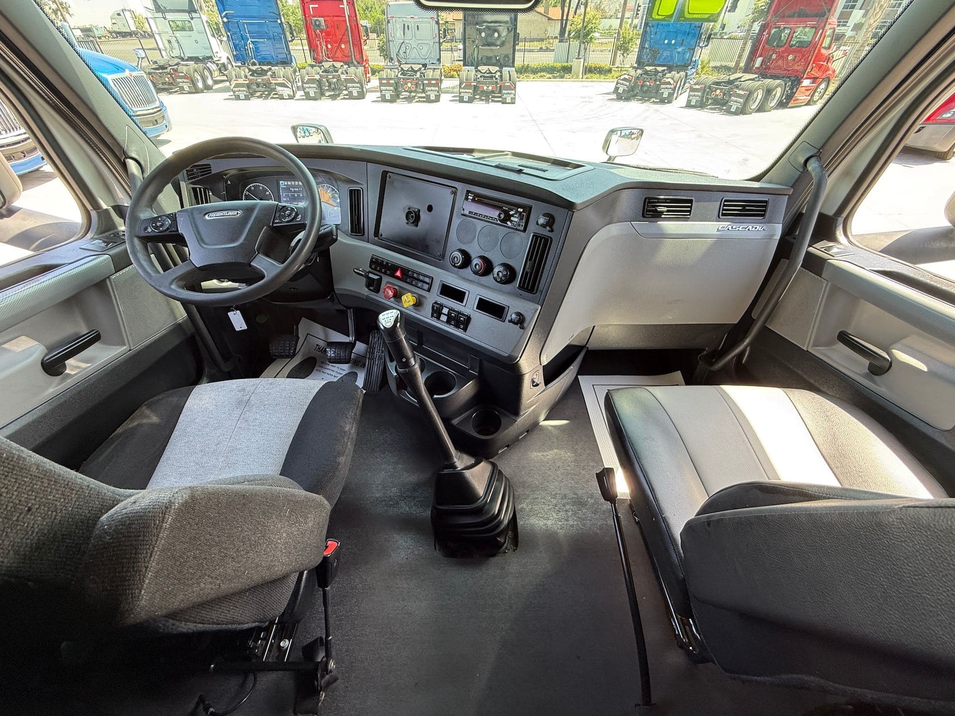 2021 Freightliner Cascadia 126 image 22