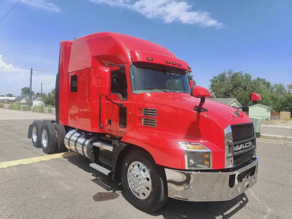 Used 2022 MACK Conventional - Sleeper Truck image 3