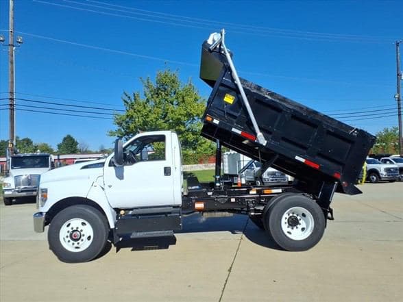 2026 Ford F650 SD image 4