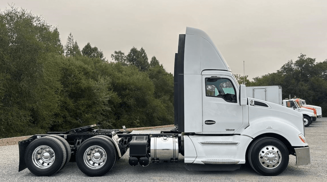 2020 Kenworth T680 image 3