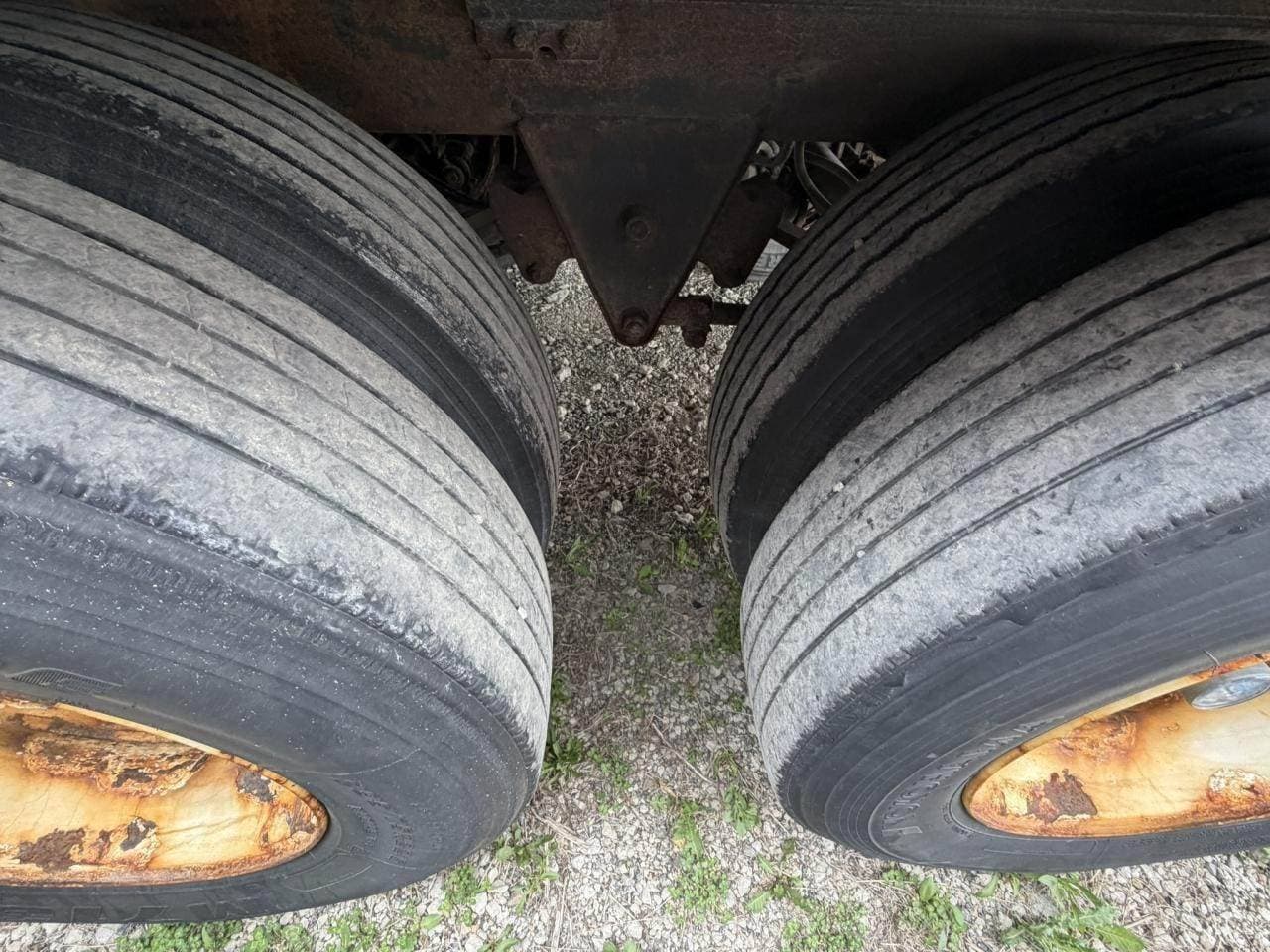 2015 Stoughton 53 ft Dry Van Trailer image 11