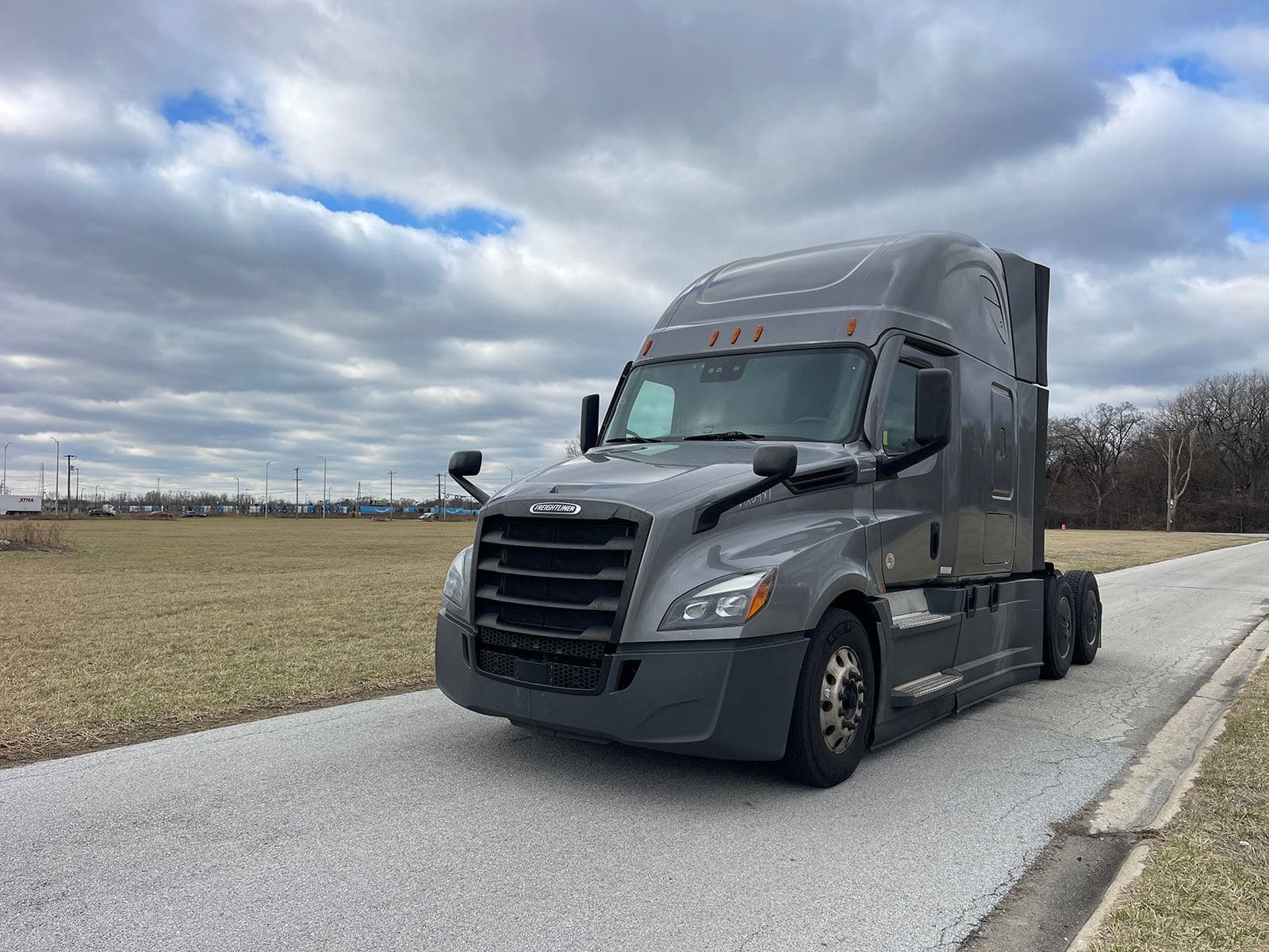2022 Freightliner Cascadia 126 image 1
