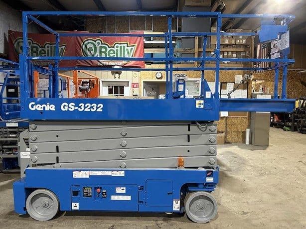 2016 GENIE GS-3232 image 1