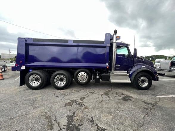 2025 Kenworth T880 image 10