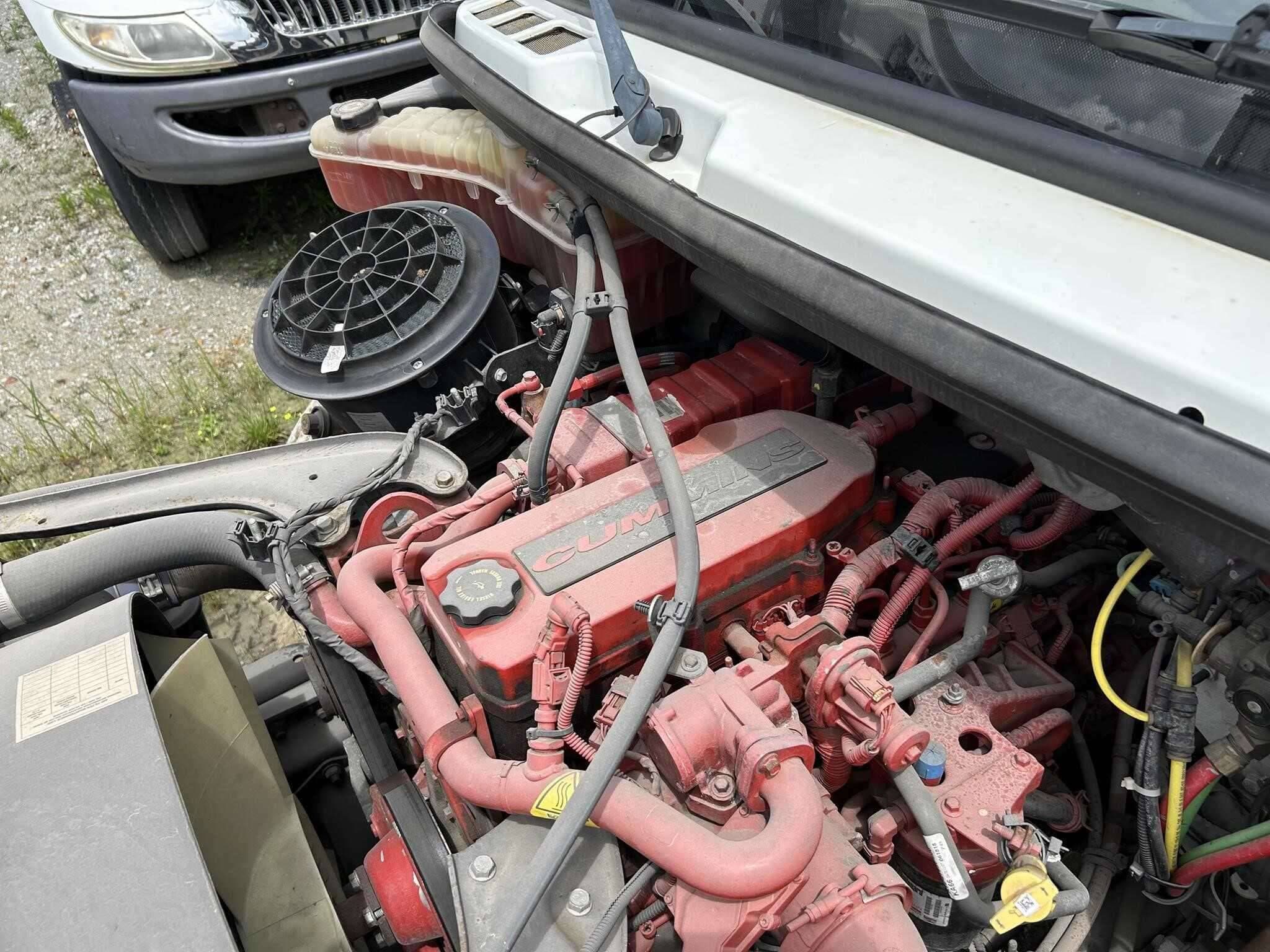 2019 Freightliner M2 image 5