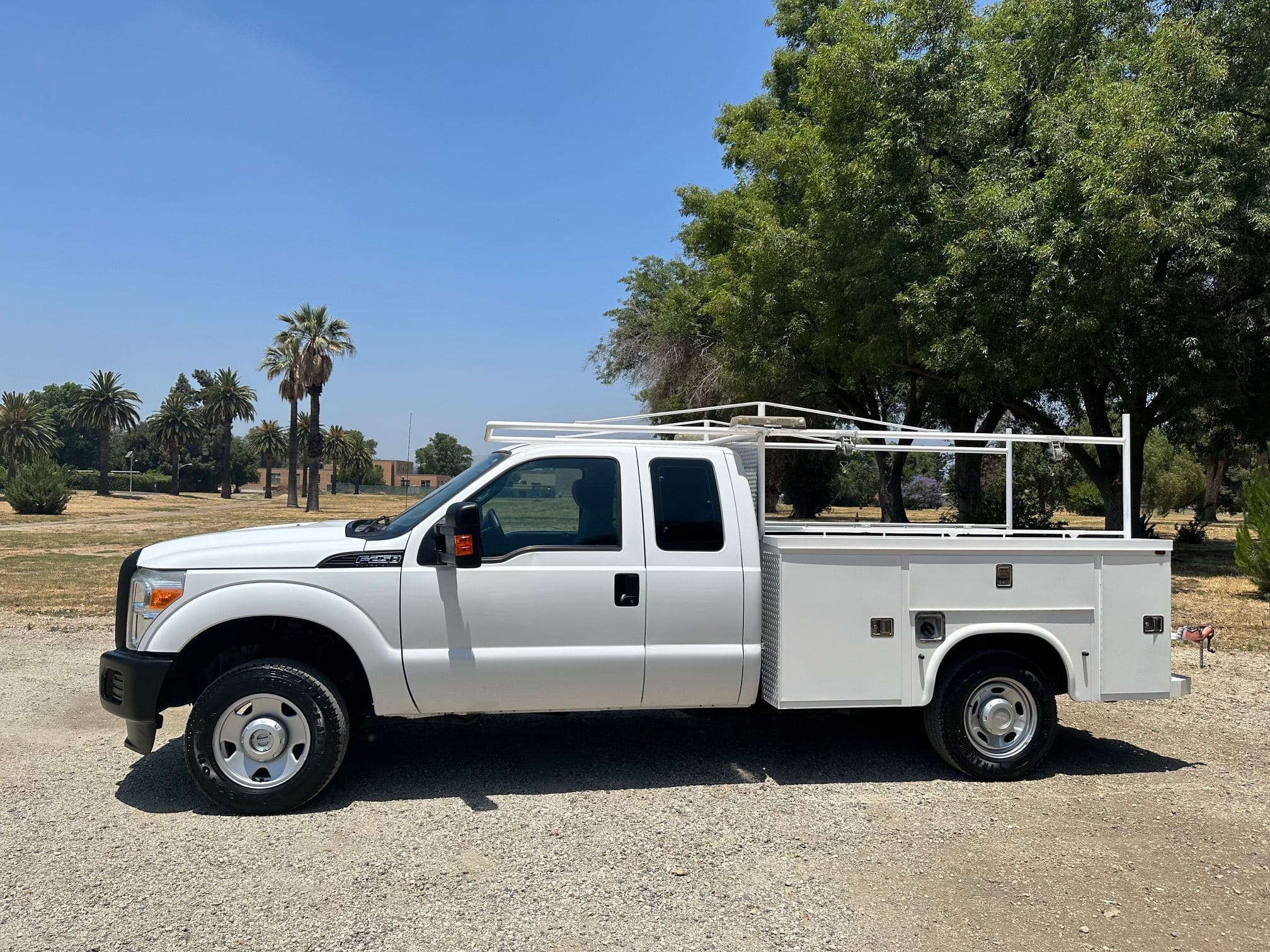 2012 FORD F250 SD Extra Cab Service Truck 13353 image 2