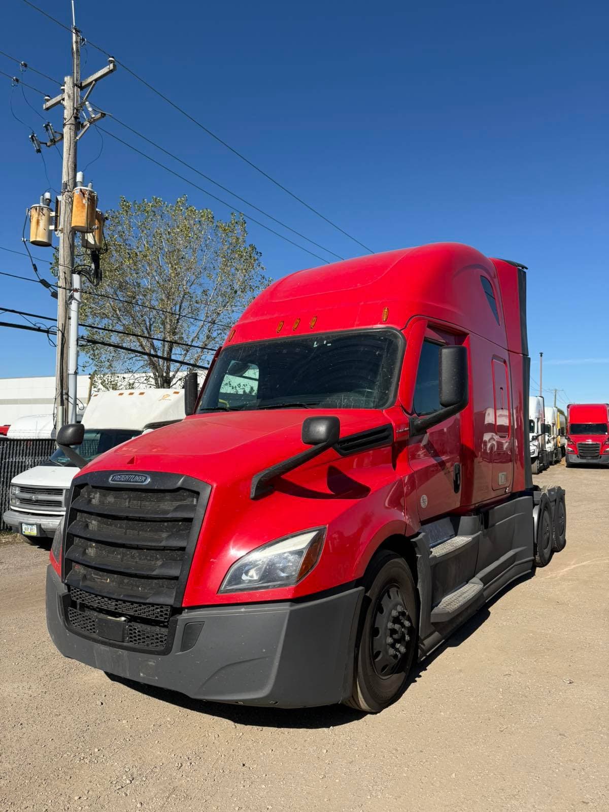2022 Freightliner Cascadia image 3