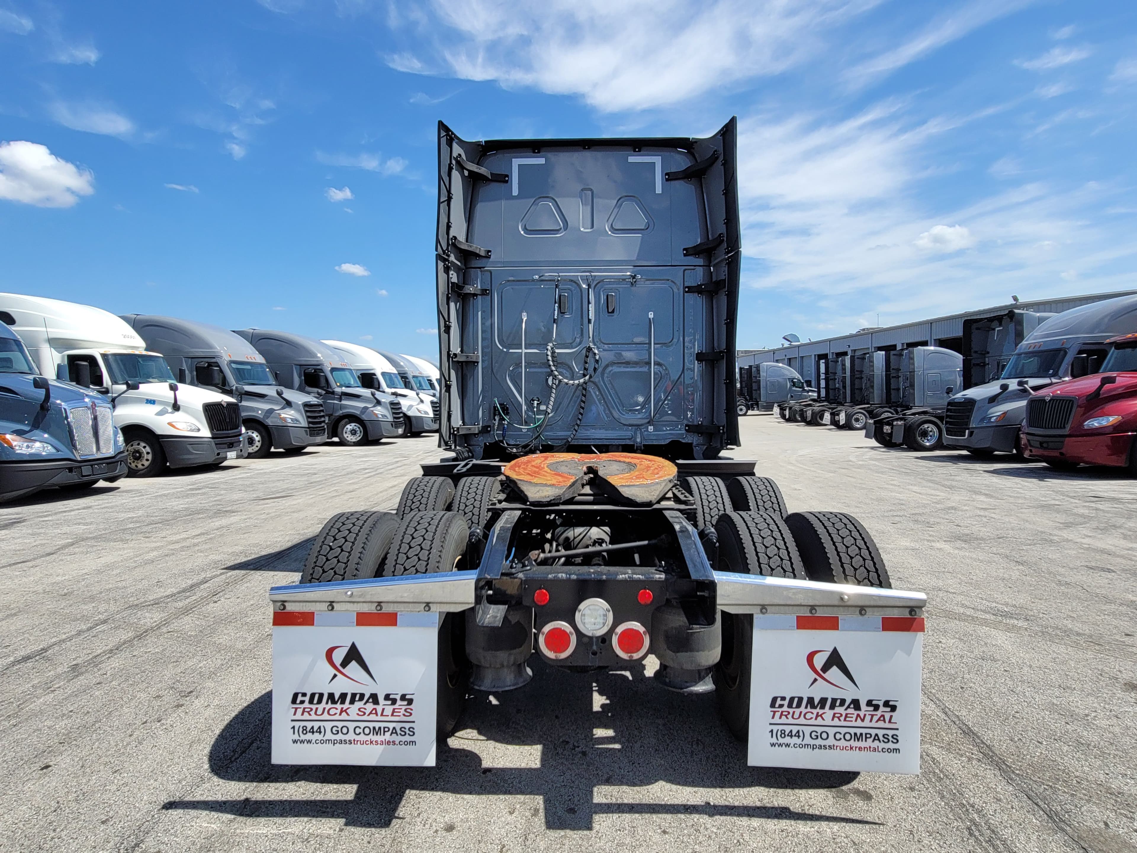 2022 Freightliner Cascadia 126 image 3