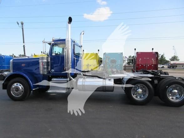 2019 Peterbilt 389 image 8