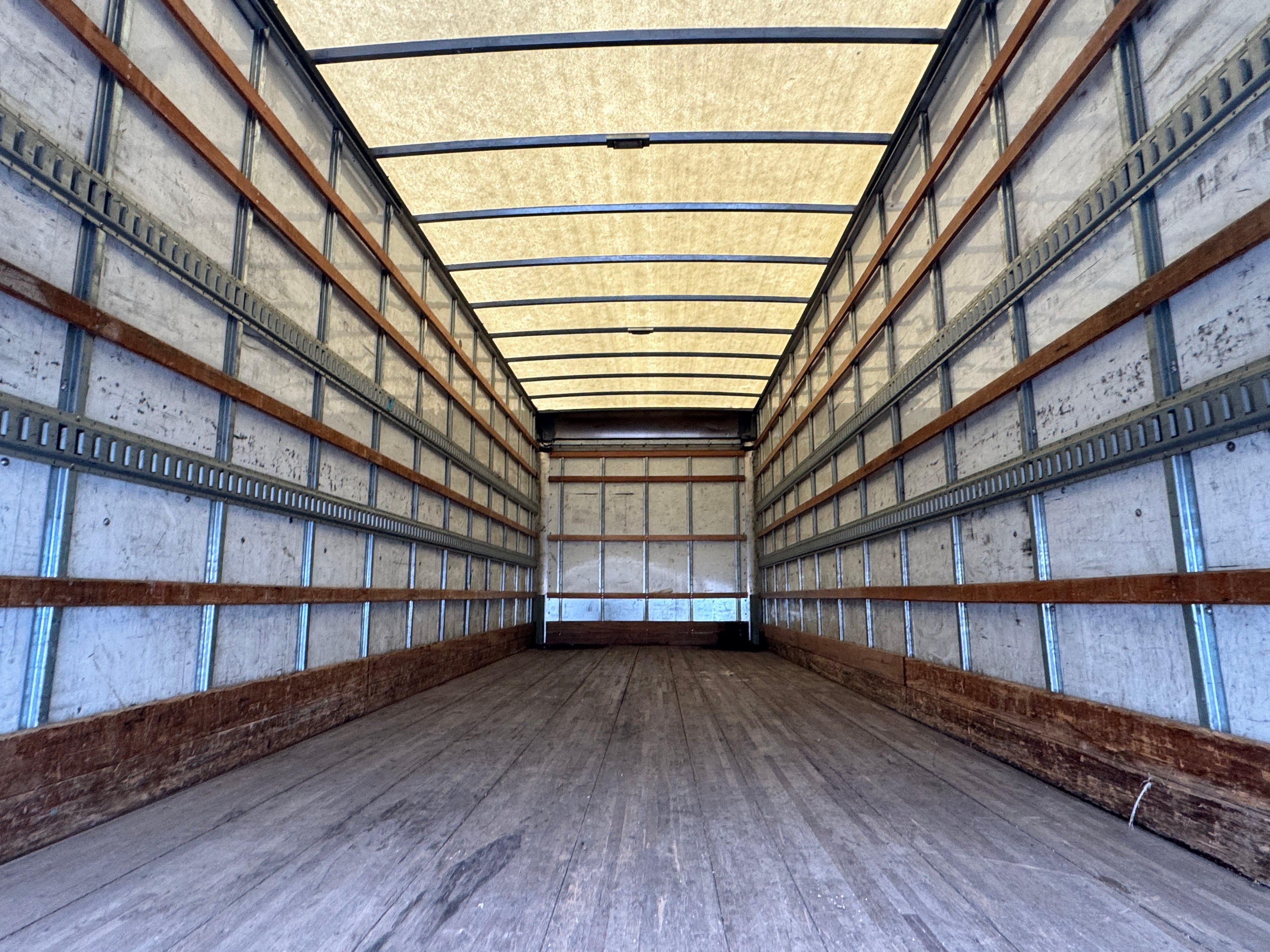 2018 Freightliner BUSINESS CLASS M2 106 image 17