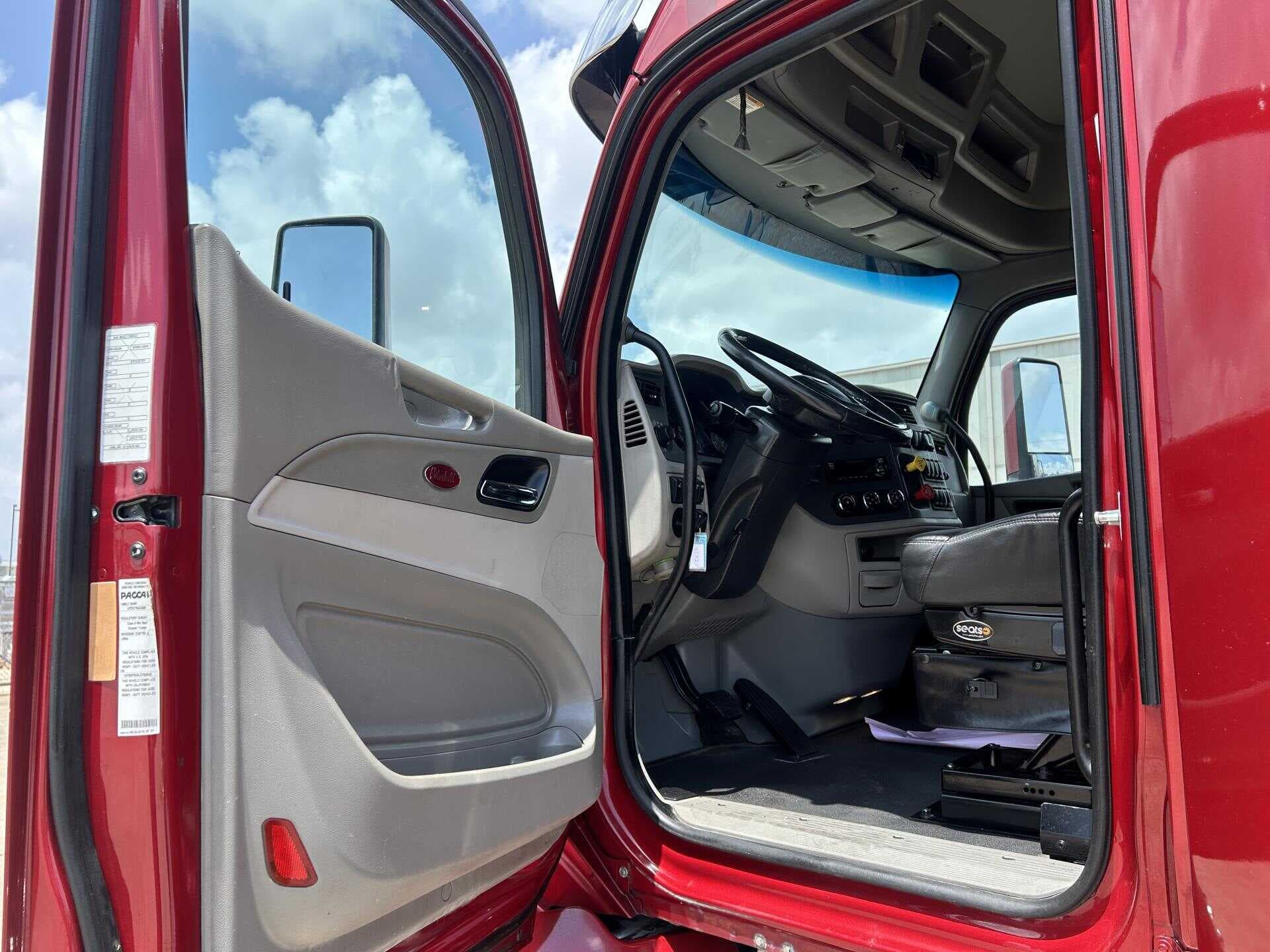 Used 2020 PETERBILT 579 Conventional - Sleeper Truck in Houston, TX image 25