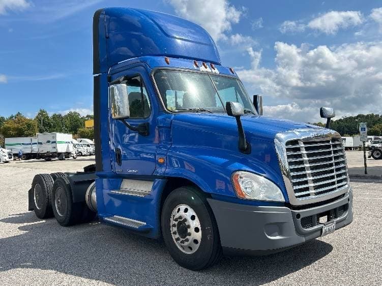 2018 Freightliner Cascadia image 10